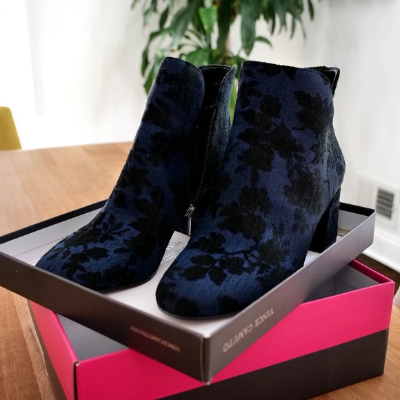 Vince Camuto Kassie Suede Boots, Black and Blue Andromeda 11W — NEW - Picture 1 of 10